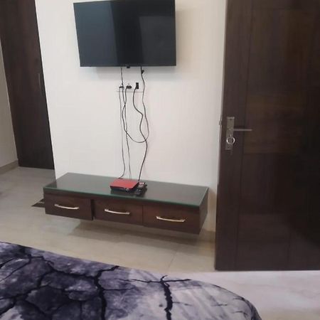Hotel Uday Raj By Wb Inn Агра Екстер'єр фото